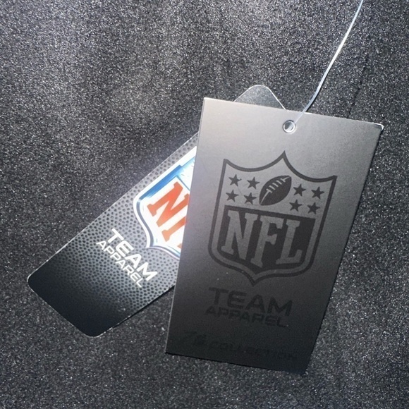 Men’s new Team NFL apparel  North Carolina Panthers vest size M medium - Picture 3 of 7